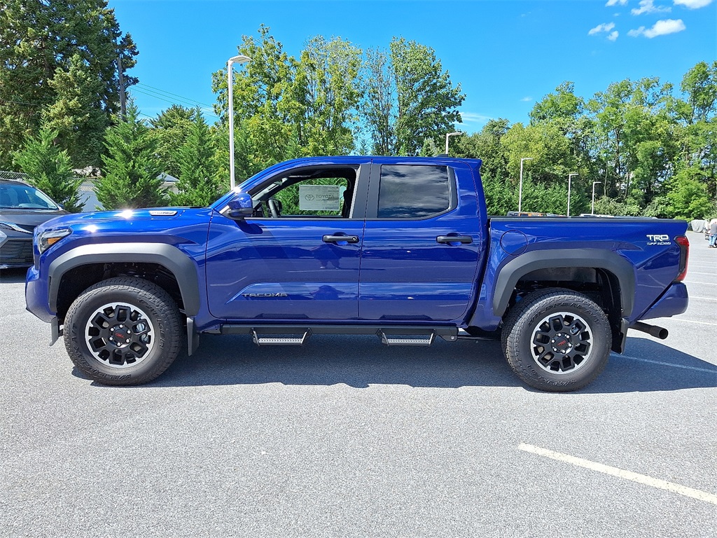 2025 Toyota Tacoma TRD Off-Road Double Cab photo 2