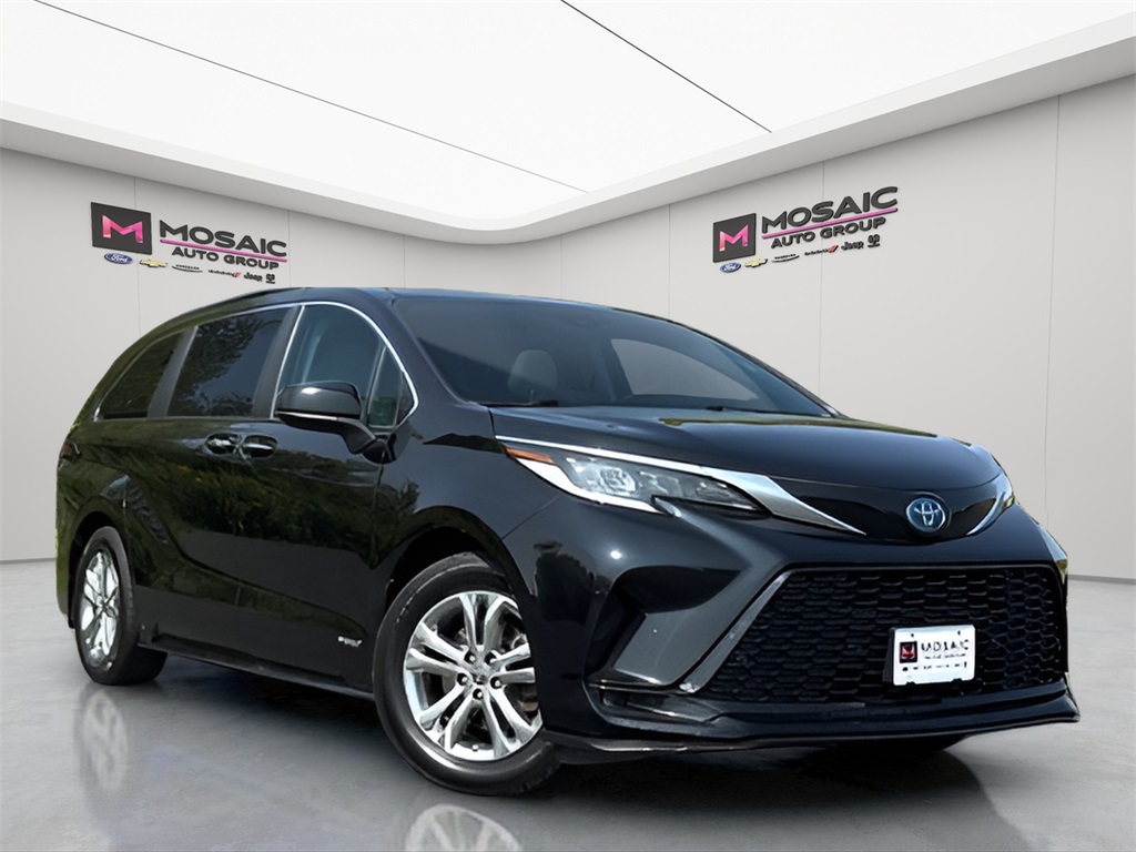 Used 2021 Toyota Sienna XLE Vans