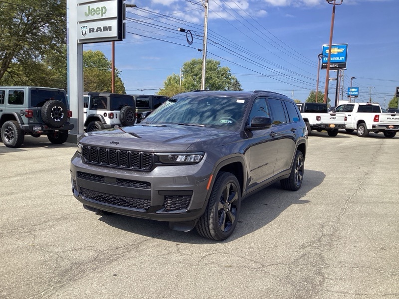 2025 Jeep Grand Cherokee Altitude X photo 2