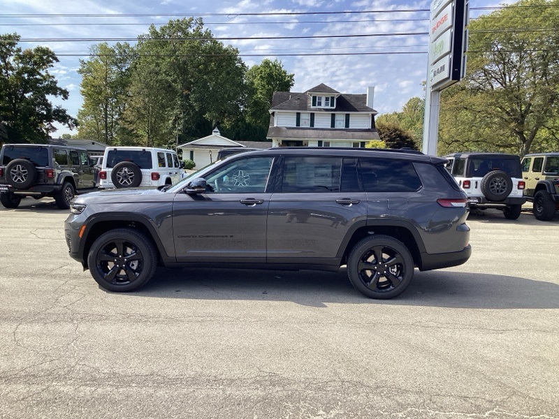 2025 Jeep Grand Cherokee Altitude X photo 3