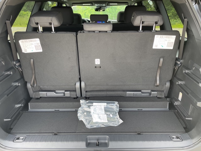 2025 Toyota Sequoia SR5 photo 9