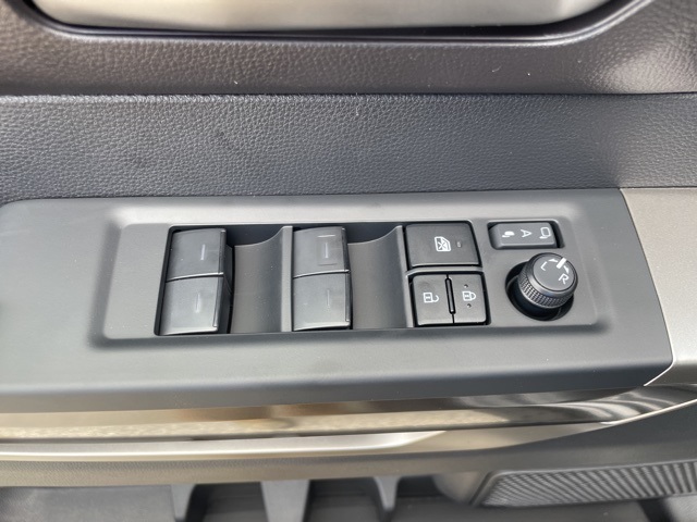 2025 Toyota Sequoia SR5 photo 19