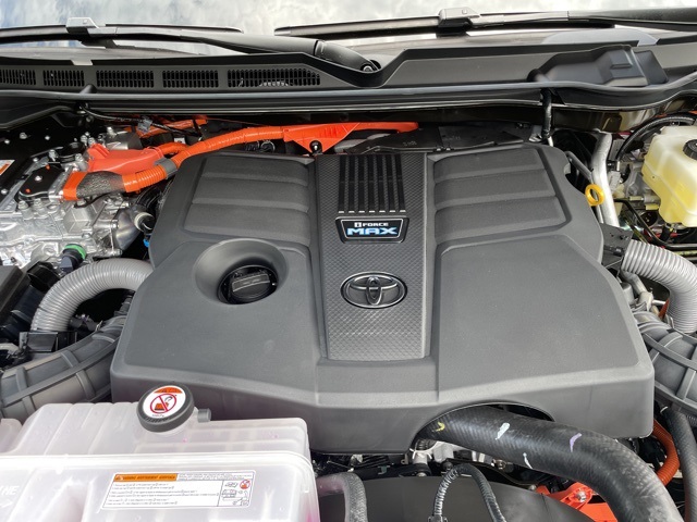 2025 Toyota Sequoia SR5 photo 4