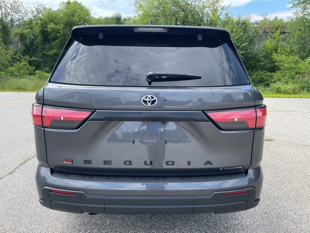 2025 Toyota Sequoia SR5 photo 7