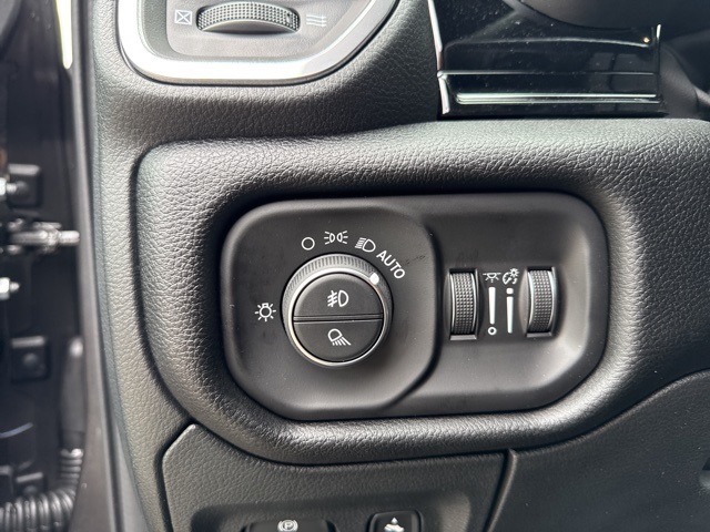 2026 Ram 1500 Laramie photo 18