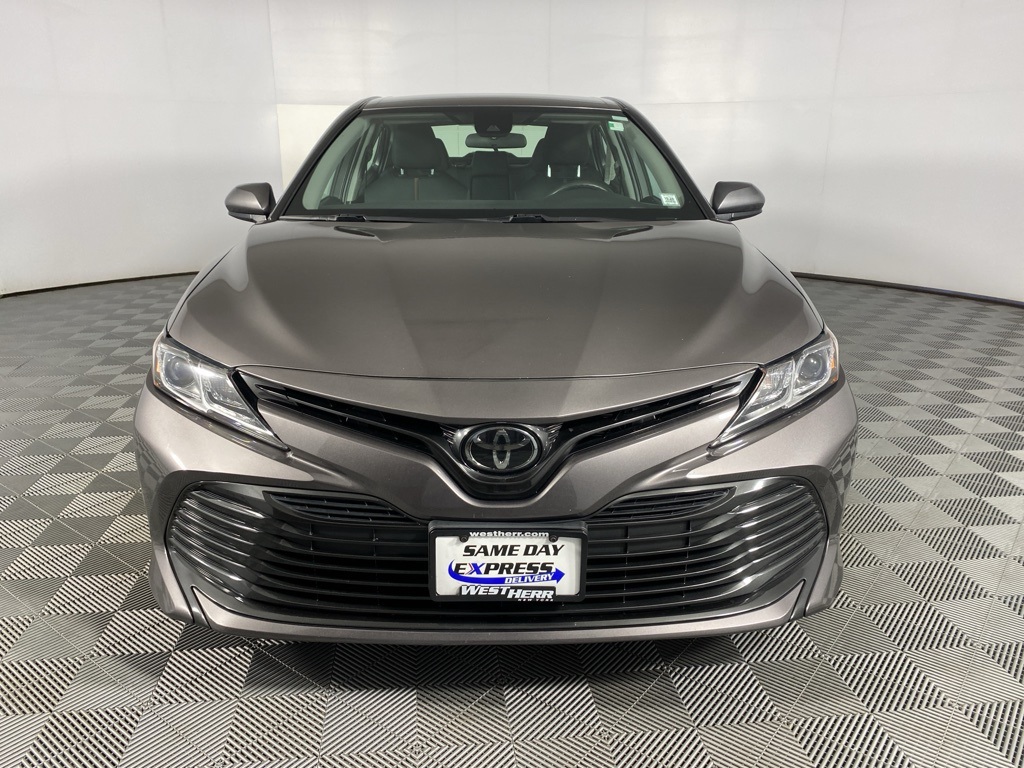 2020 Toyota Camry LE photo 2