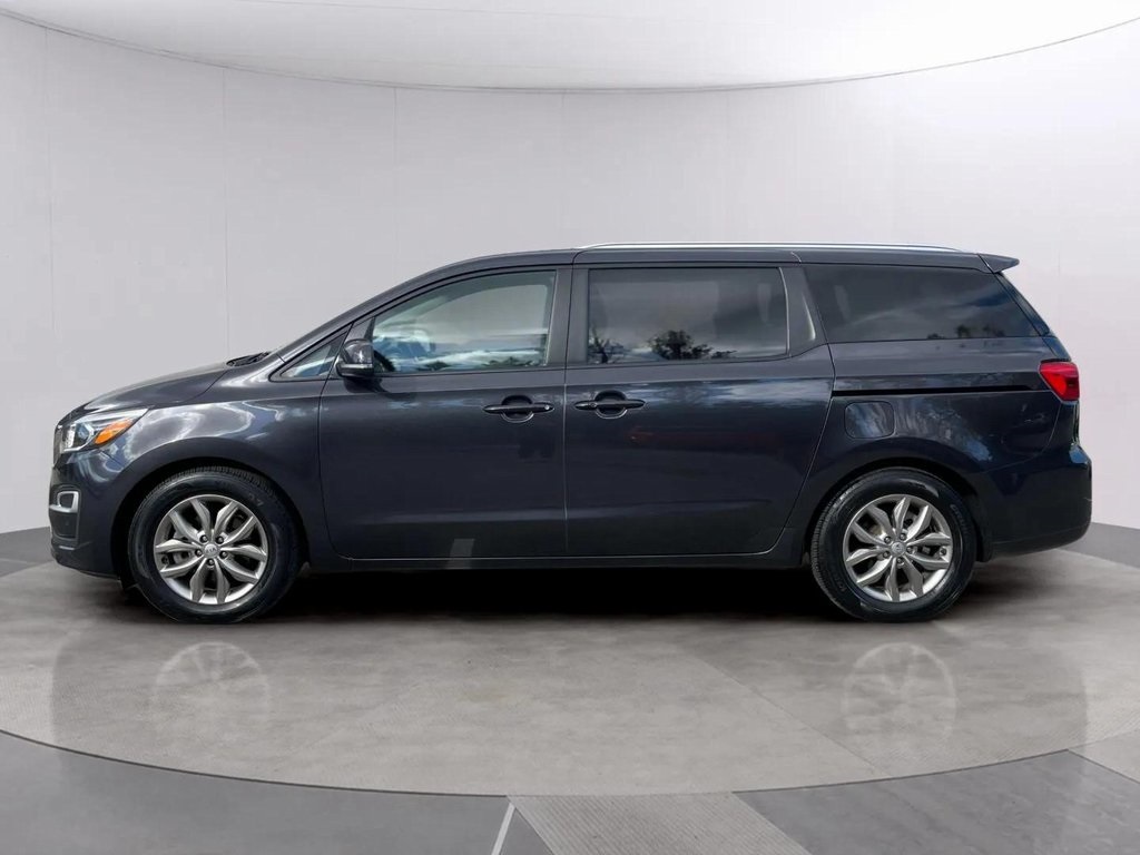 2021 Kia Sedona EX photo 2