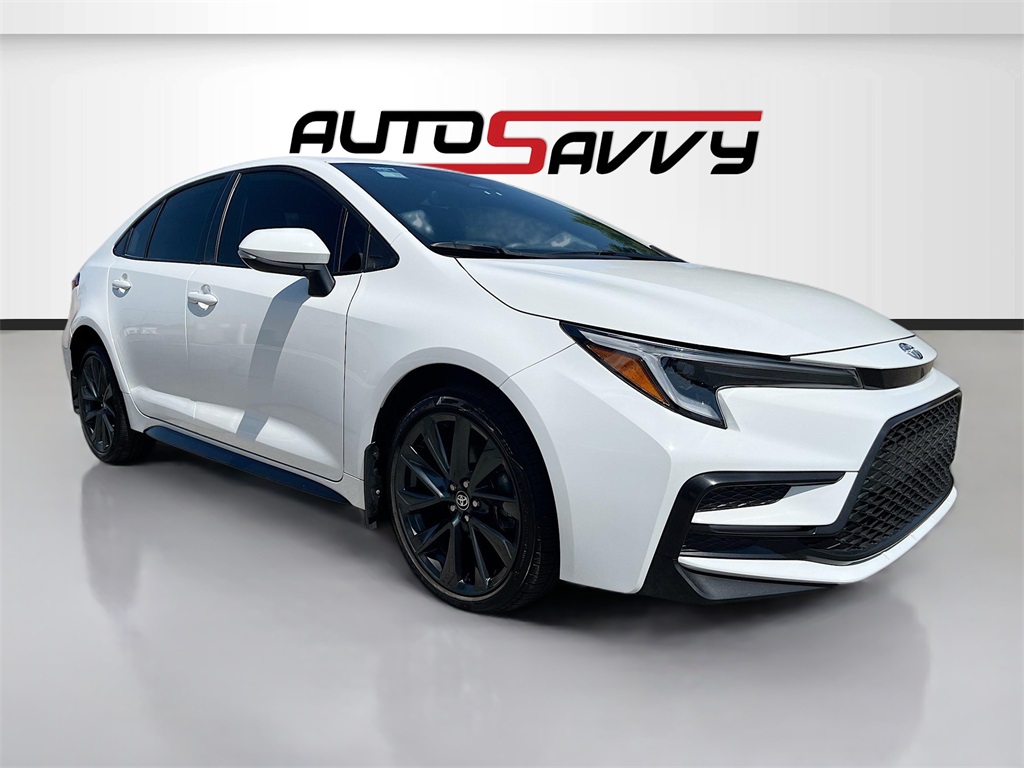 2024 Toyota Corolla SE's photo