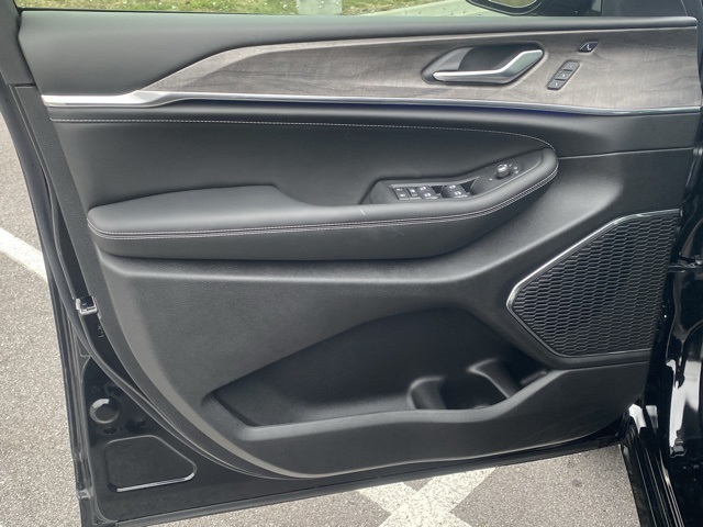 new 2025 Jeep Grand Cherokee L car, priced at $56,273