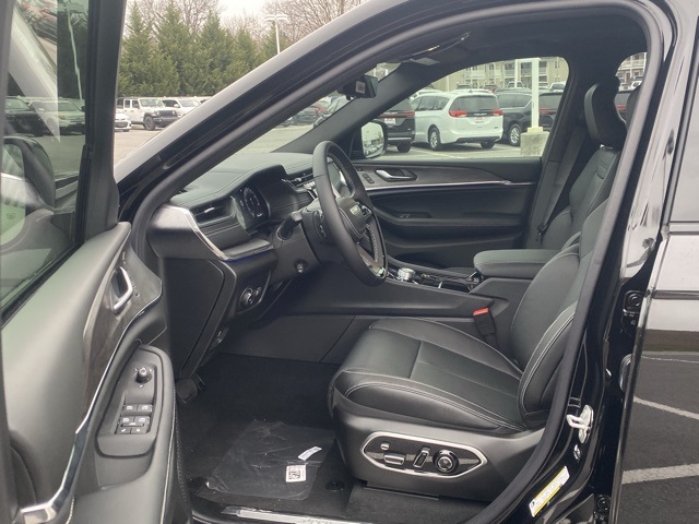 new 2025 Jeep Grand Cherokee L car, priced at $56,273