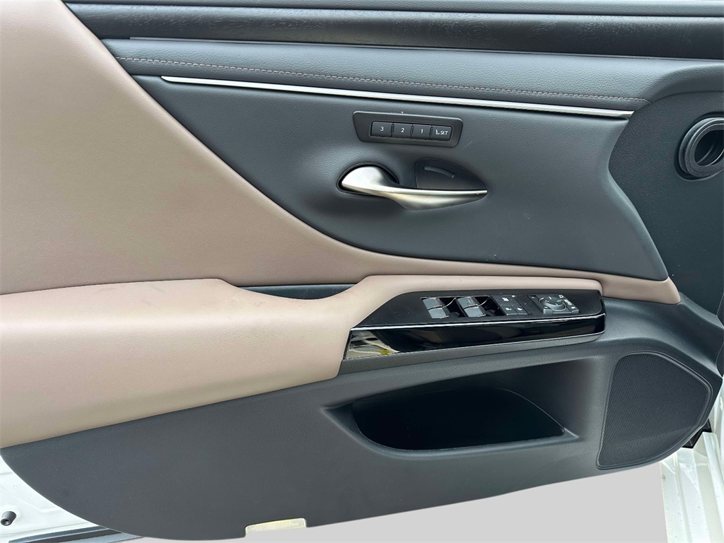 new 2025 Lexus ES car, priced at $50,644