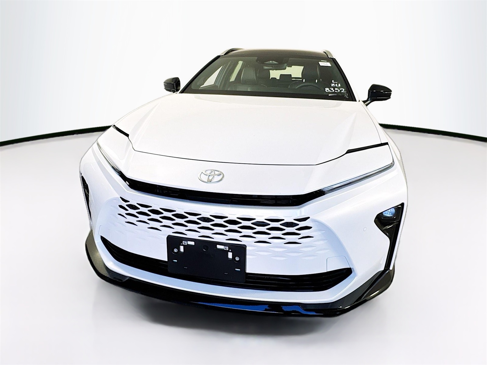 2025 Toyota Crown Signia Limited photo 17