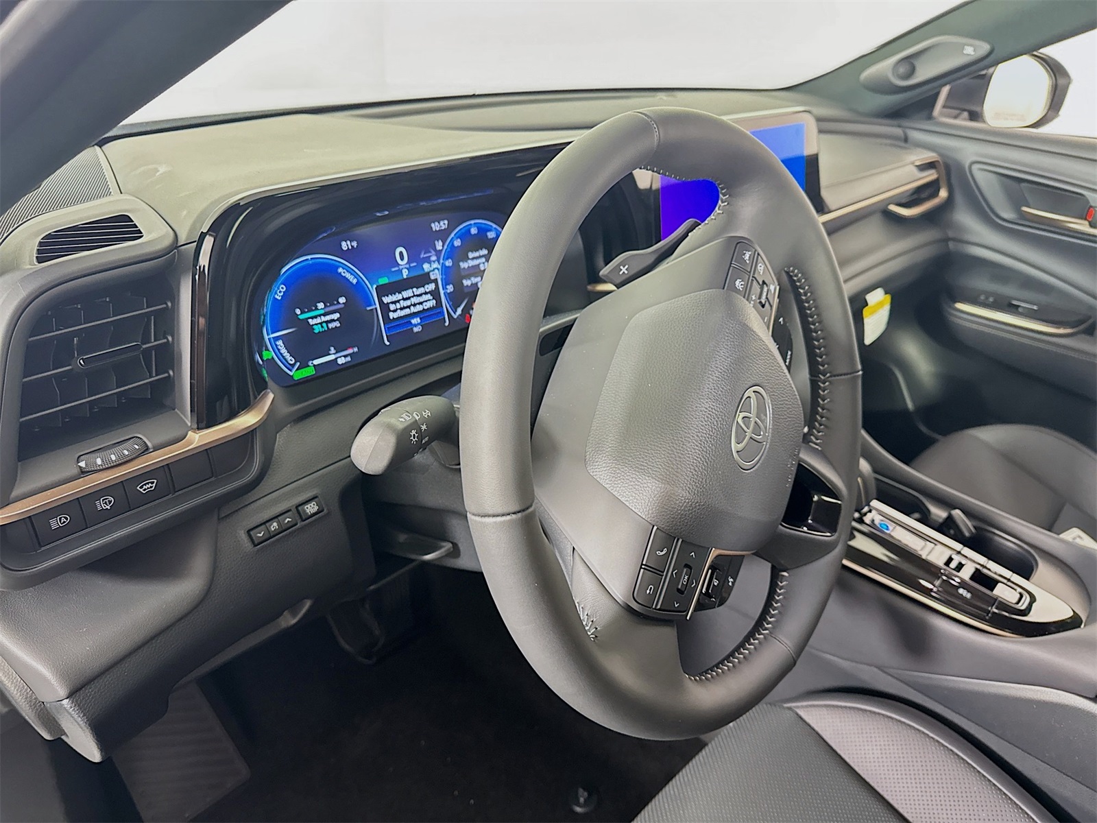 2025 Toyota Crown Signia Limited photo 5