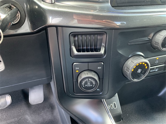 2025 Space White Metallic Ford F-150 STX 4X4 Truck