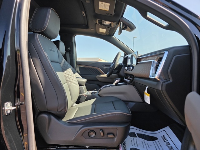 2026 Gmc Canyon Denali photo 25
