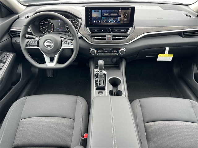 2025 Nissan Altima 2.5 SV photo 2