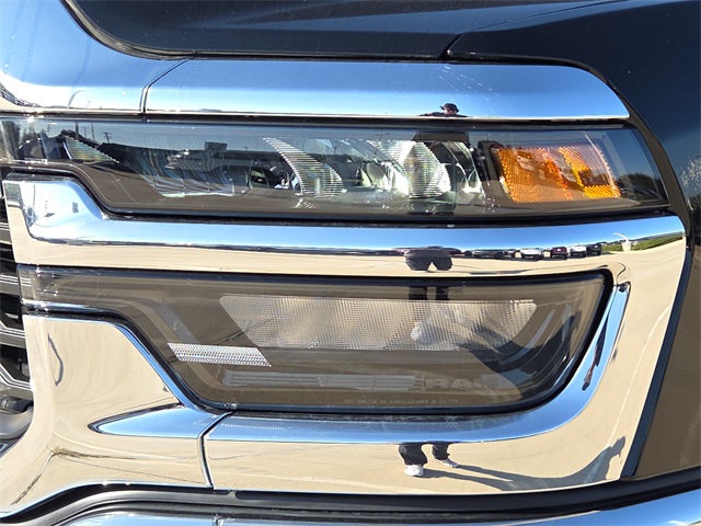 2025 Ram 2500 Tradesman photo 4