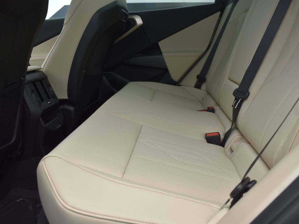 2025 Mineral White Metallic BMW X3 30 xDrive AWD SUV