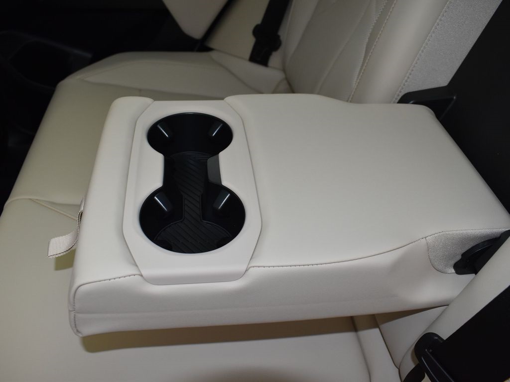 2025 Mineral White Metallic BMW X3 30 xDrive AWD SUV