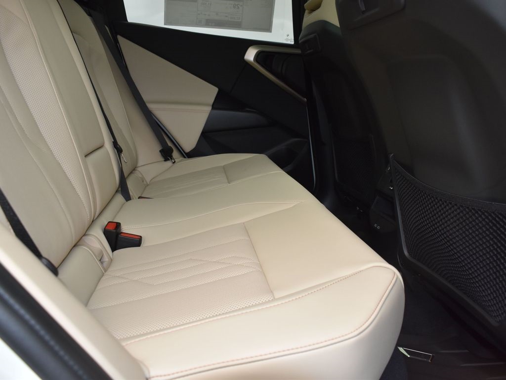 2025 Mineral White Metallic BMW X3 30 xDrive AWD SUV