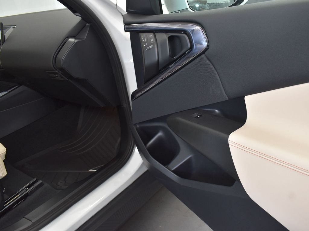 2025 Mineral White Metallic BMW X3 30 xDrive AWD SUV