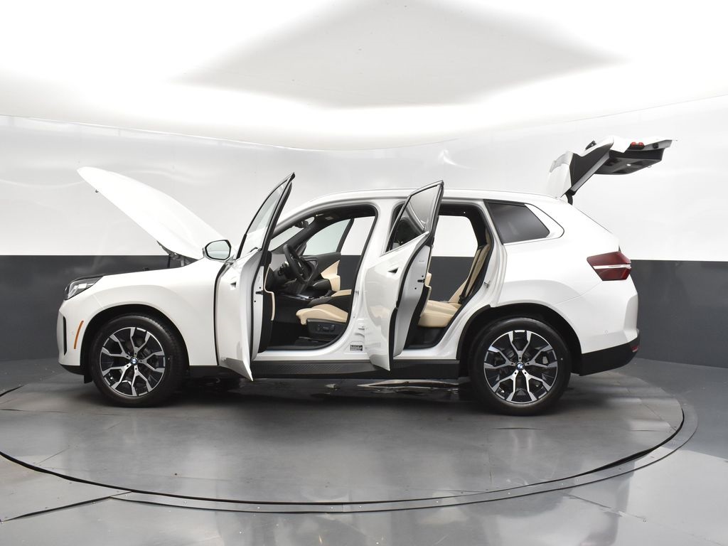 2025 Mineral White Metallic BMW X3 30 xDrive AWD SUV