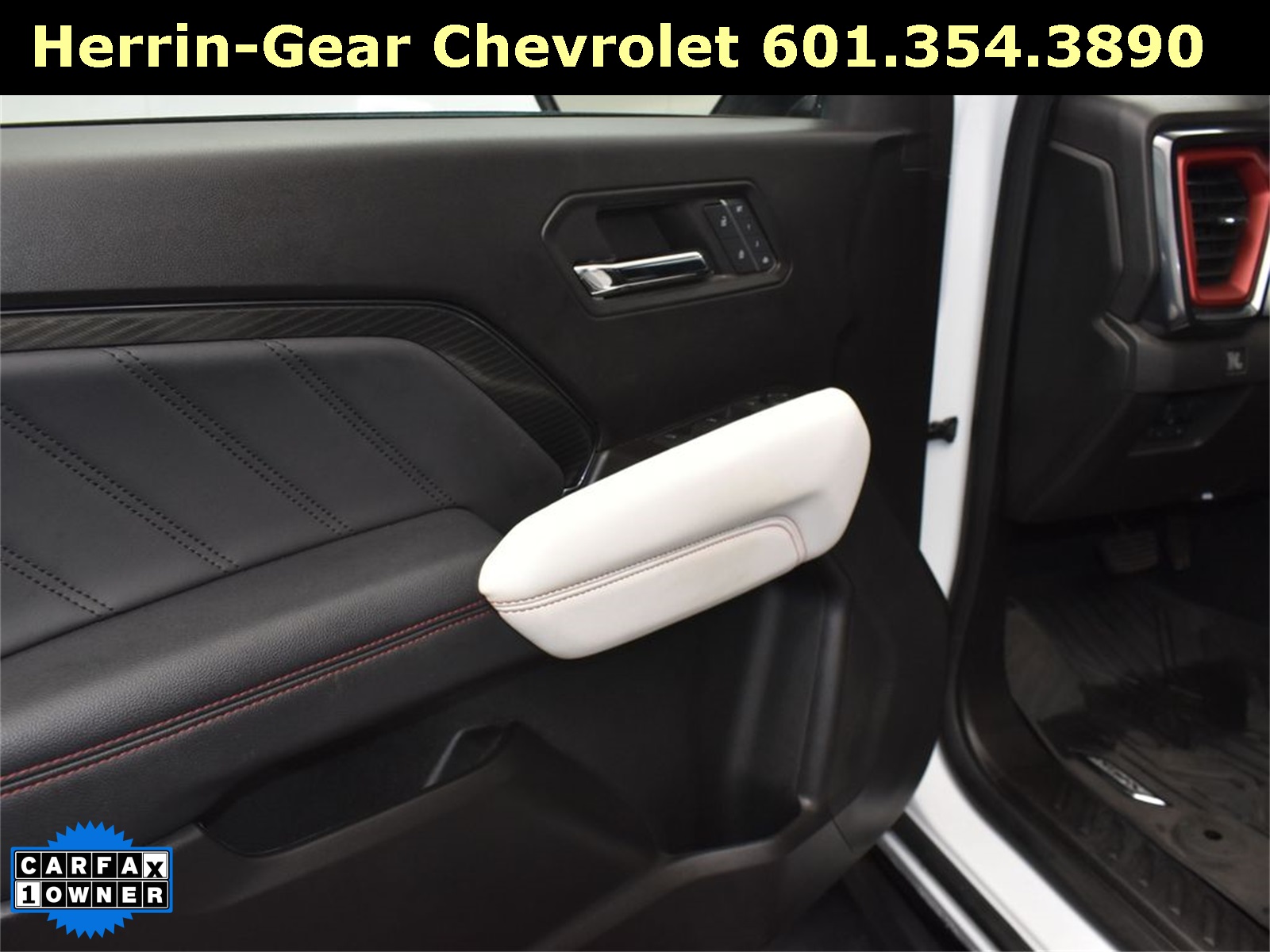 2024 Summit White GMC Canyon AT4X 4X4 Truck