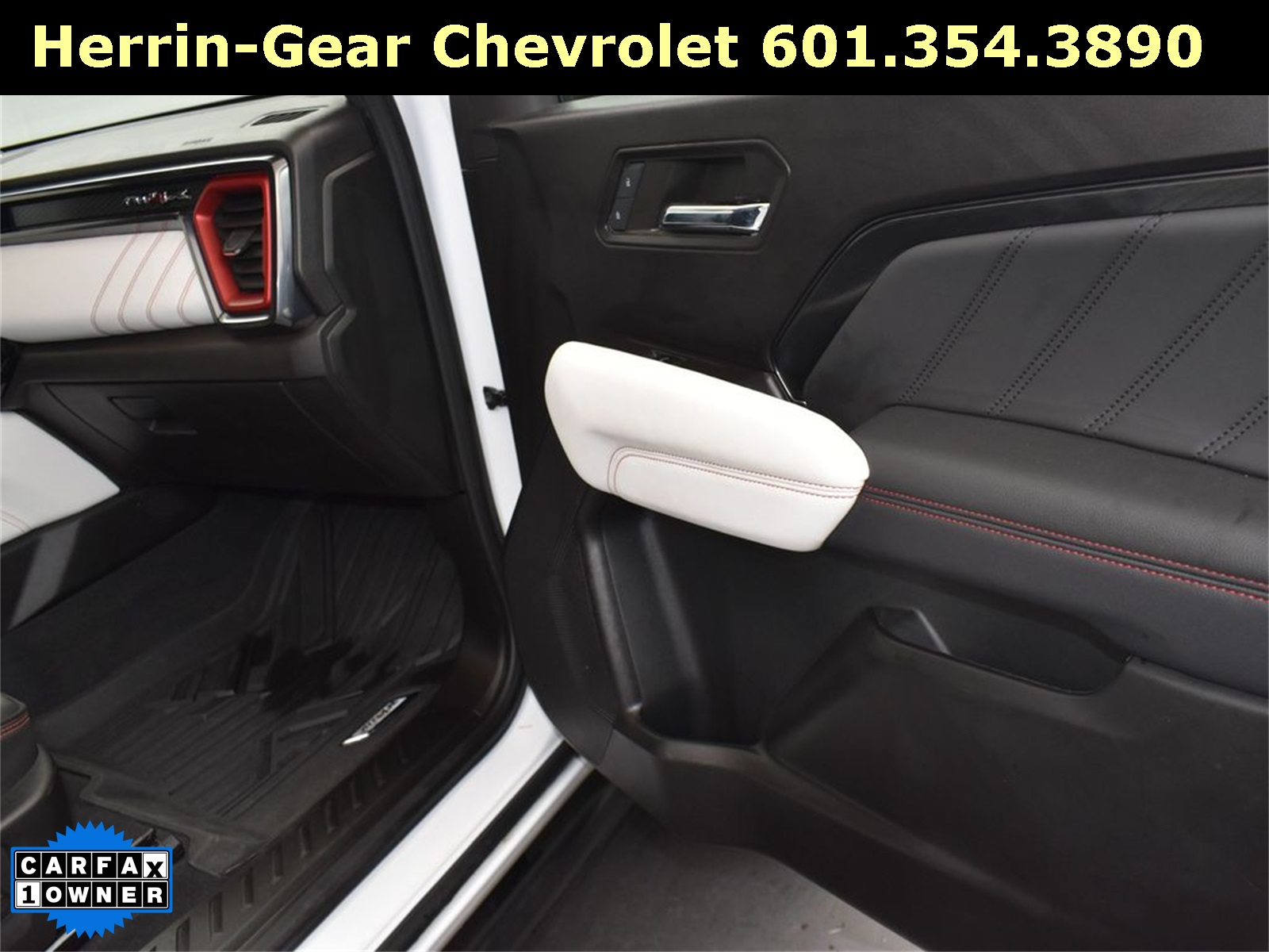 2024 Summit White GMC Canyon AT4X 4X4 Truck
