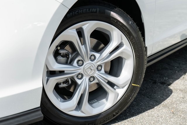 2025 Honda Accord 1.5T LX photo 2