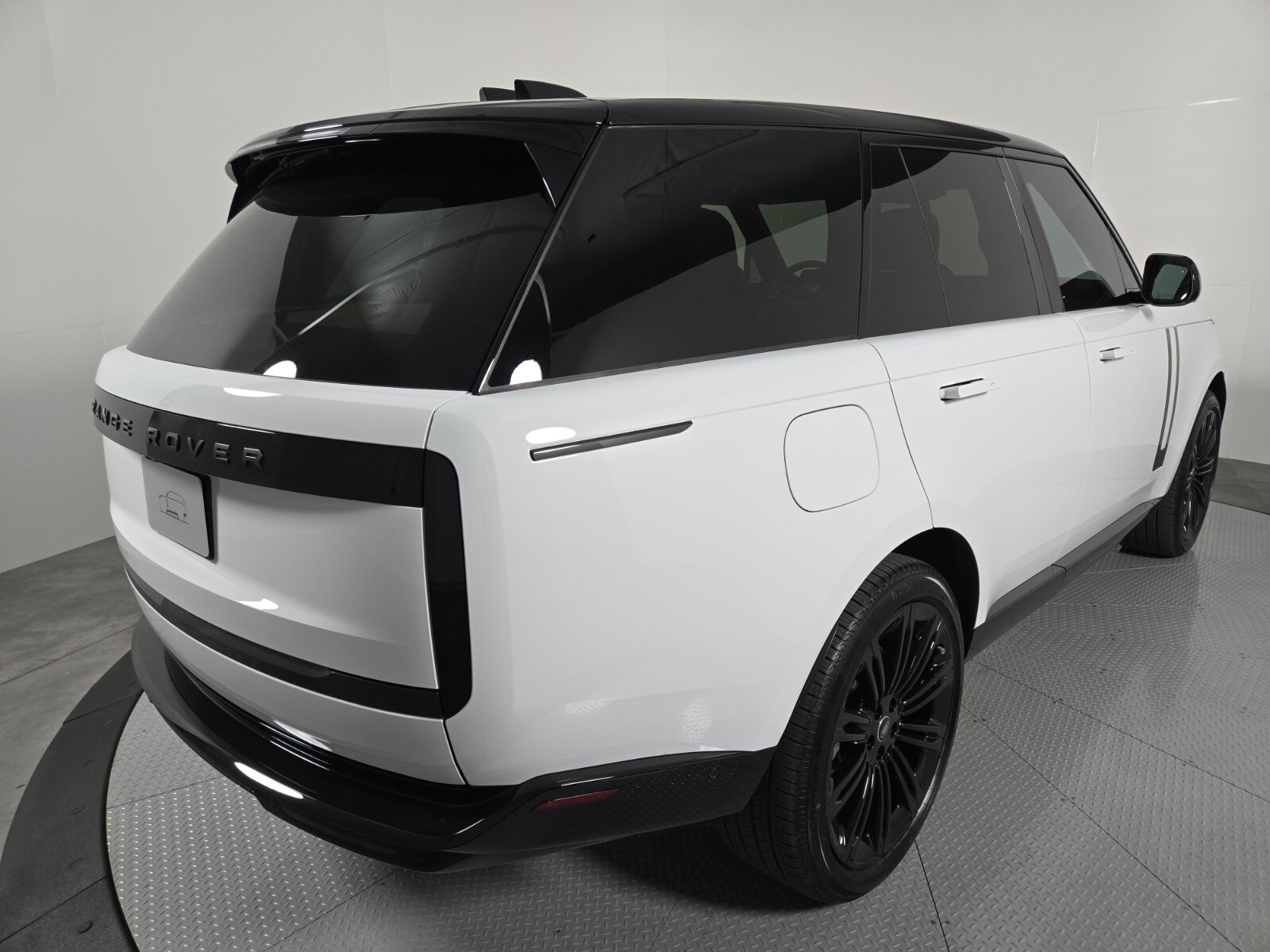 2025 Land Rover Range Rover SE photo 2