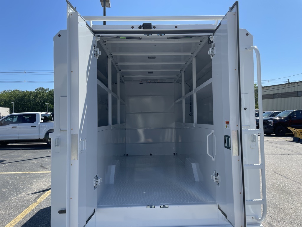 2025 Ford Transit Chassis Cab photo 17