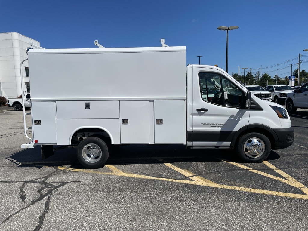 2025 Ford Transit Chassis Cab photo 2