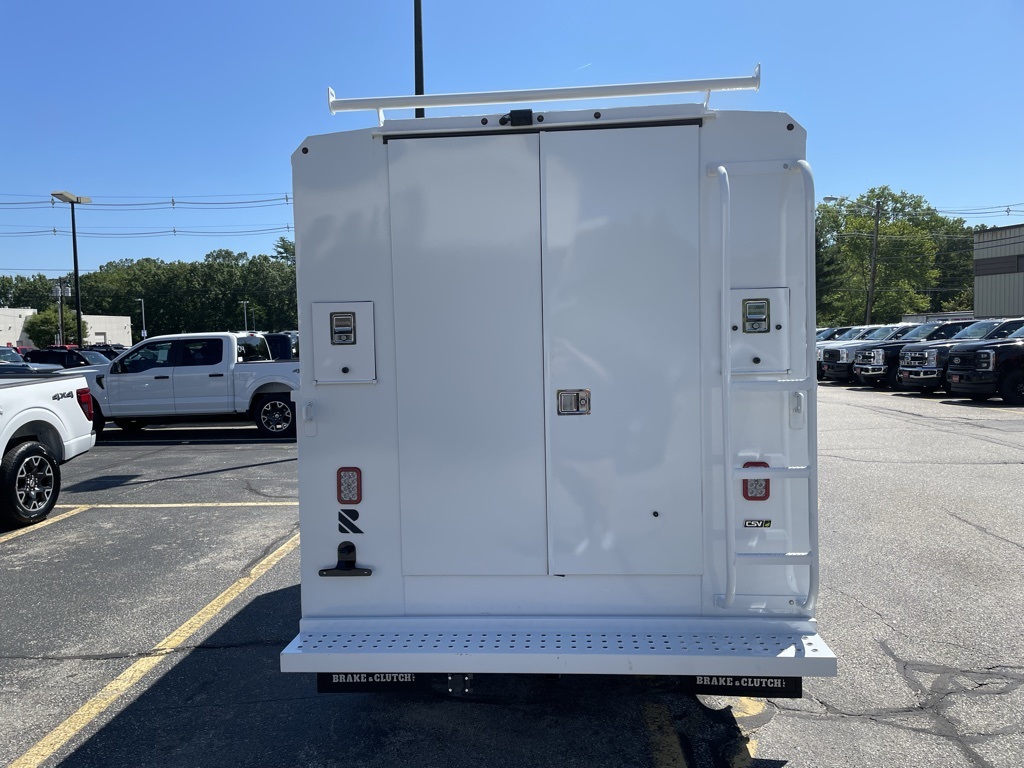 2025 Ford Transit Chassis Cab photo 3