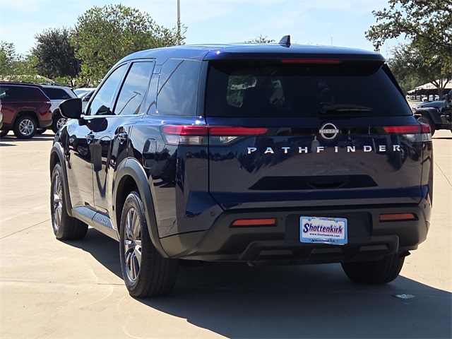 2022 Nissan Pathfinder S photo 4