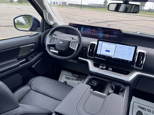 2025 Ford Expedition Platinum photo 11