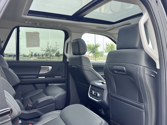 2025 Ford Expedition Platinum photo 25