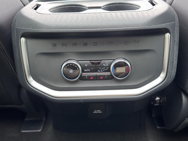 2025 Ford Expedition Platinum photo 28