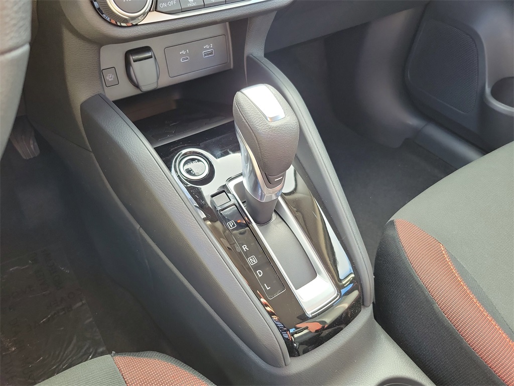 2025 Gun Metallic Nissan Versa 1.6 SR FWD Sedan