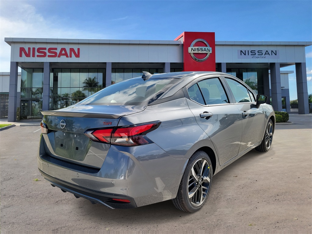 2025 Gun Metallic Nissan Versa 1.6 SR FWD Sedan