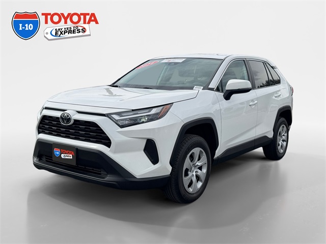 2024 Toyota RAV4 LE's photo