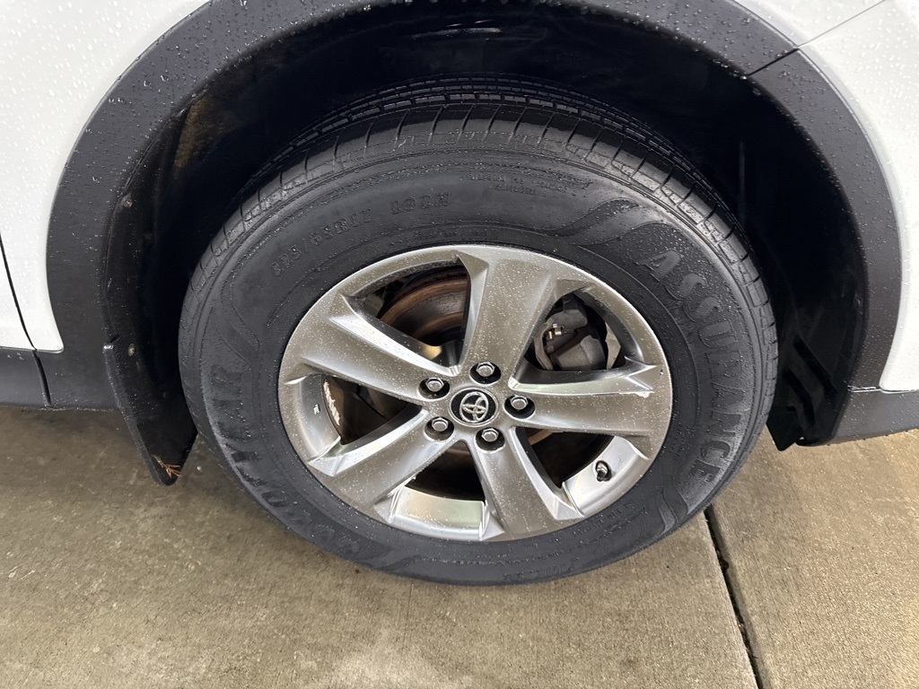 Used 2015 Toyota RAV4 XLE with VIN JTMRFREV0FD155924 for sale in Tumwater, WA