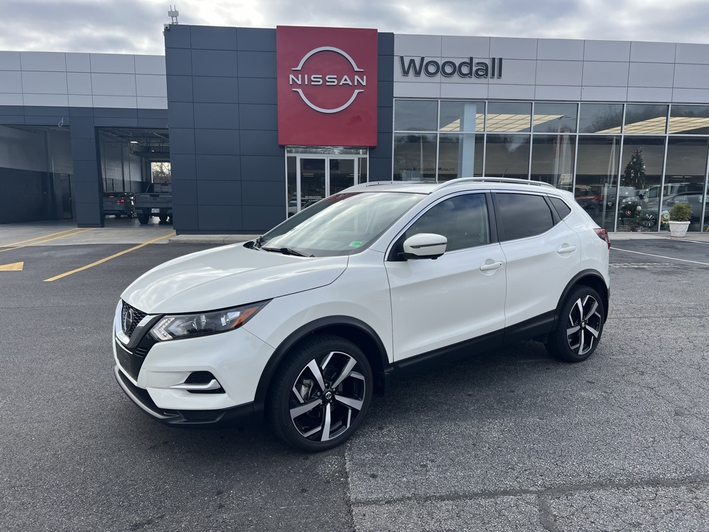 2022 Nissan Rogue Sport SL's photo