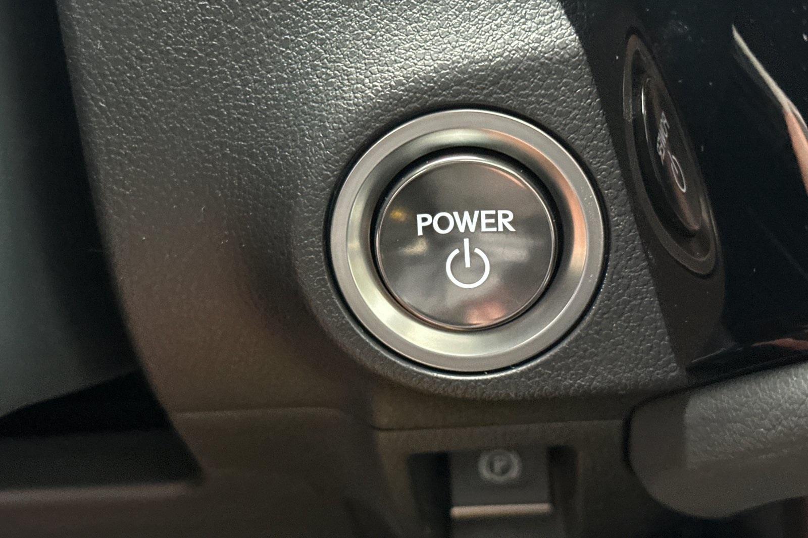 2025 Lexus ES 300h photo 17