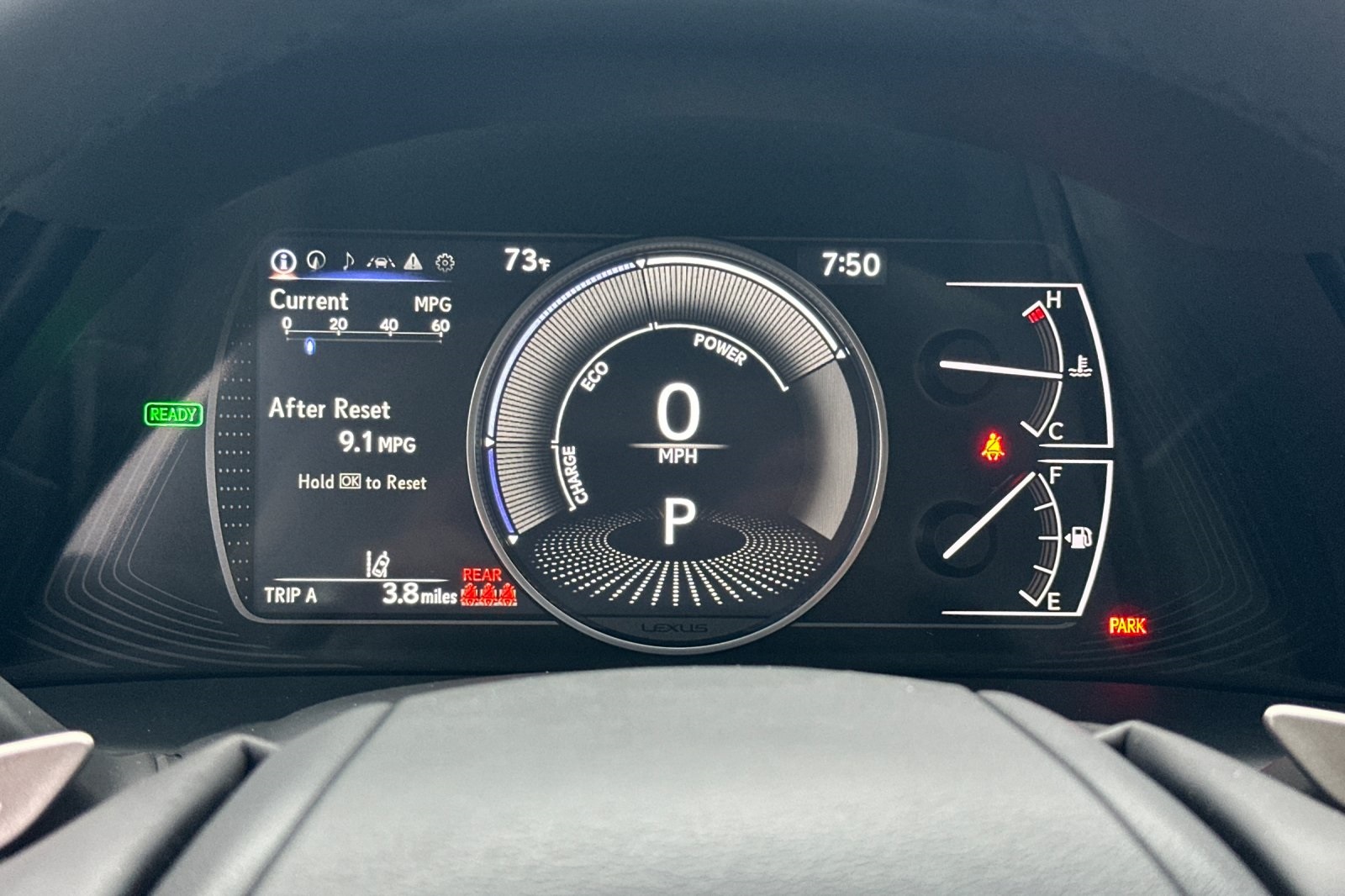 2025 Lexus ES 300h photo 19
