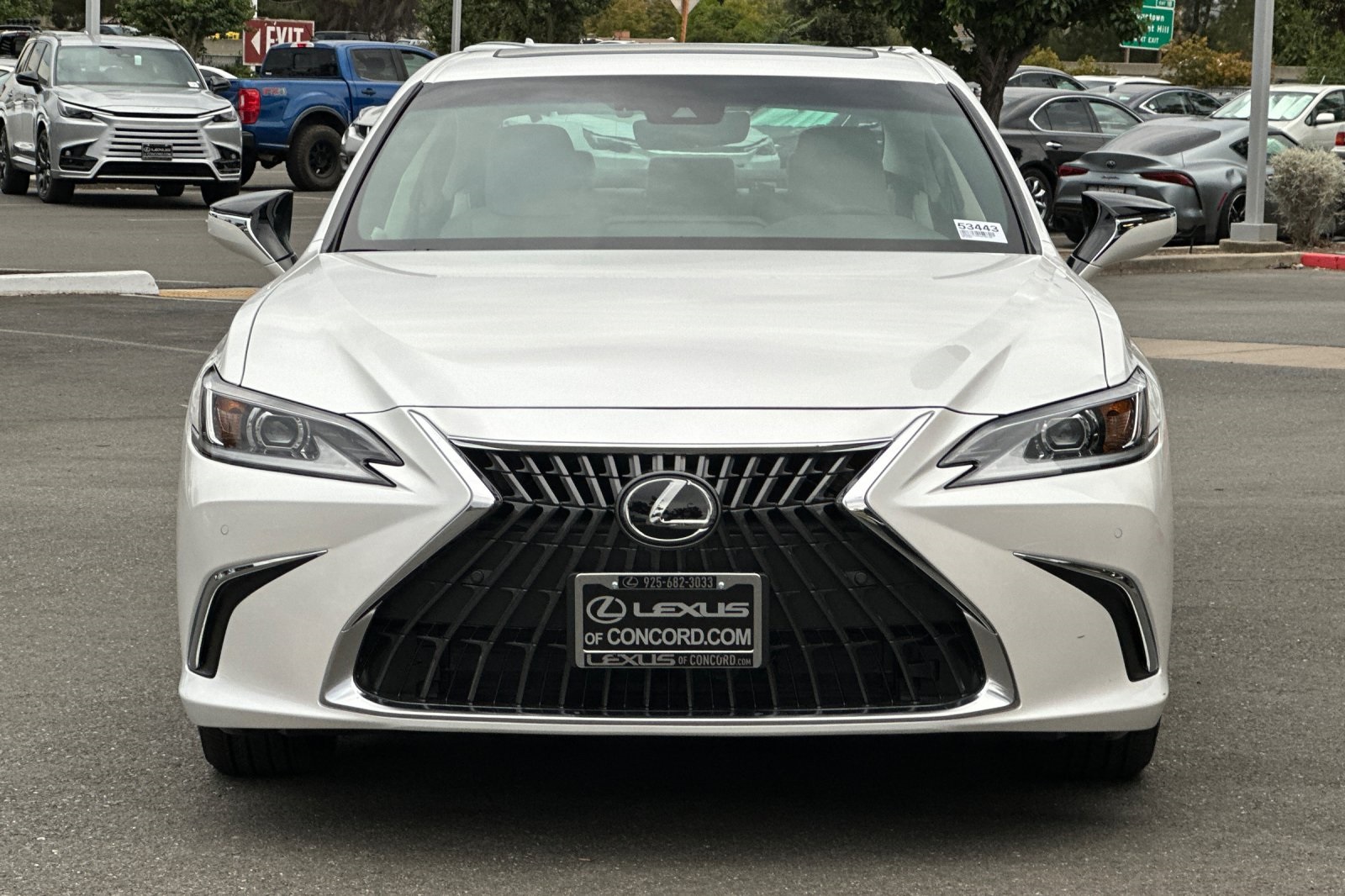 2025 Lexus ES 300h photo 6