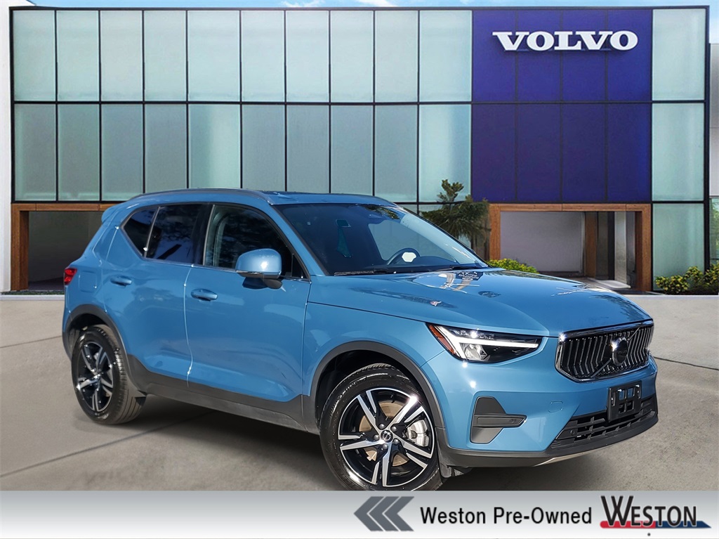 used 2025 Volvo XC40 car, priced at $28,995