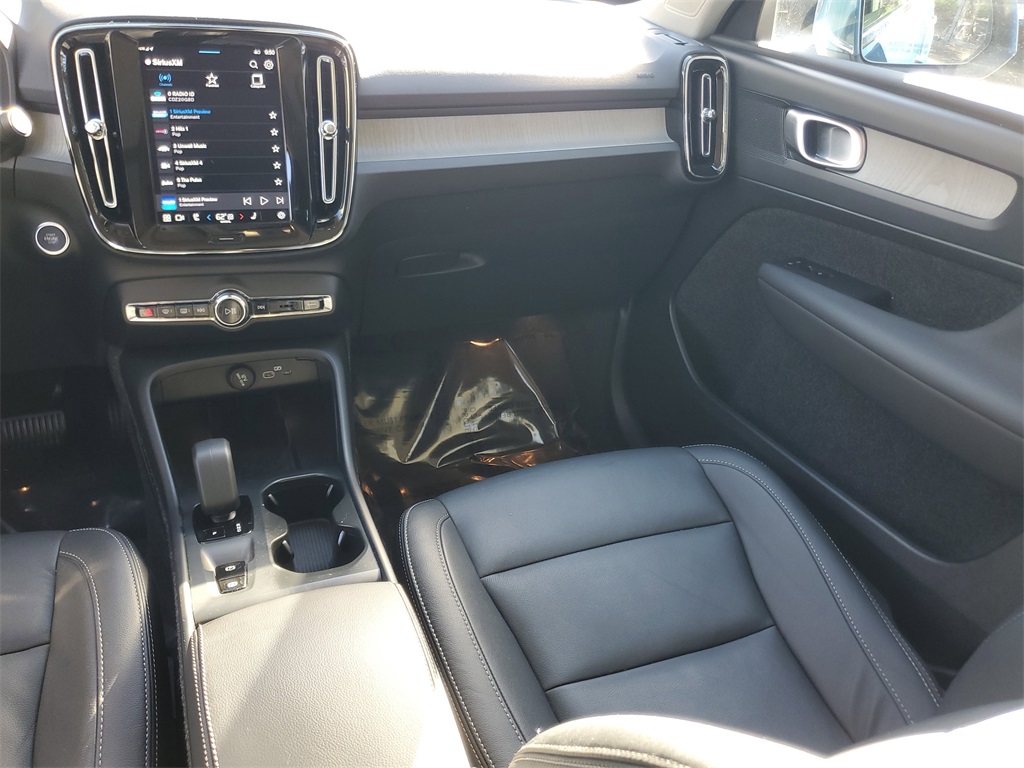 used 2025 Volvo XC40 car, priced at $28,995
