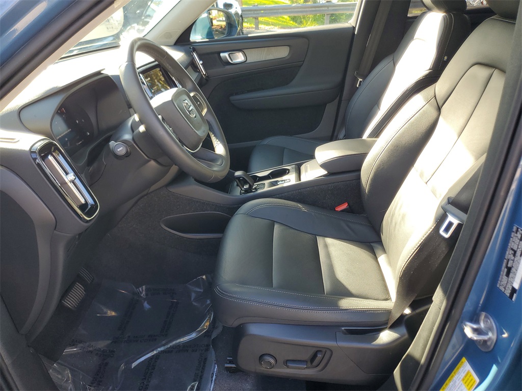 used 2025 Volvo XC40 car, priced at $28,995