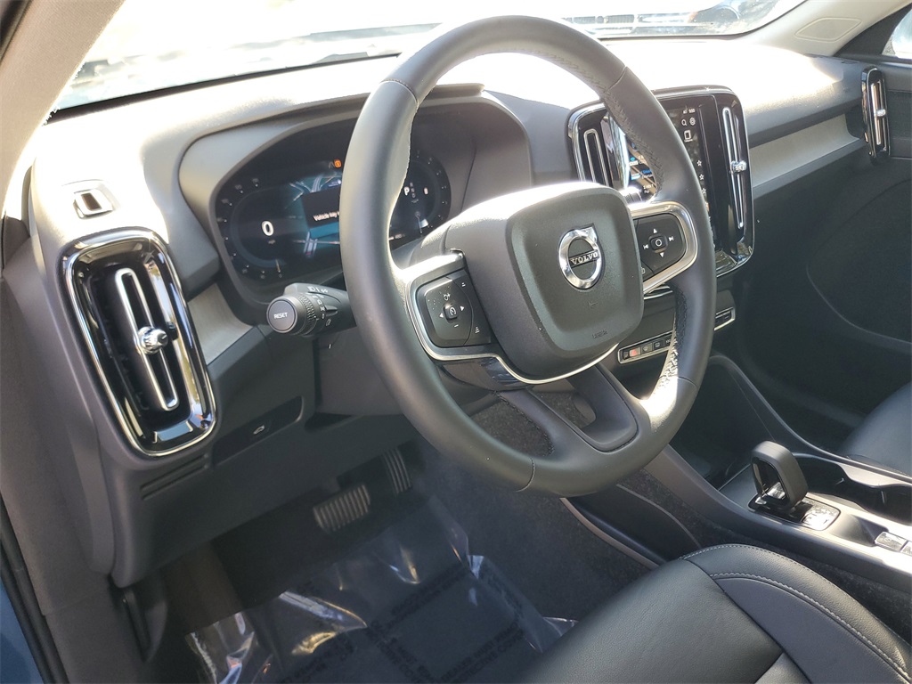 used 2025 Volvo XC40 car, priced at $28,995