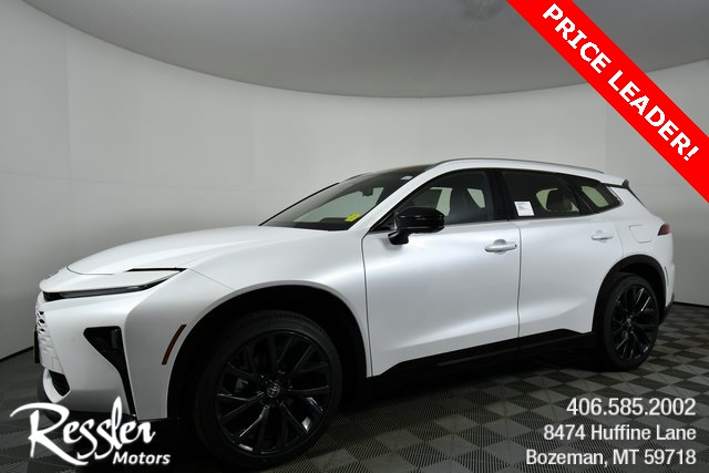 2025 Toyota Crown Signia Limited's photo